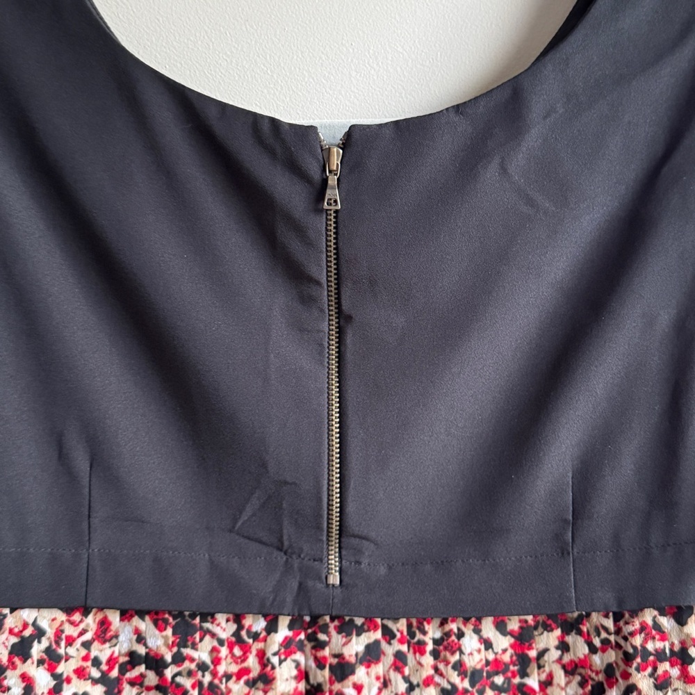 LOFT Pleated Shift Dress, Sleeveless Size 12 - Picture 6 of 11